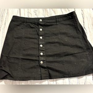 Mossimo black denim skirt, size 18